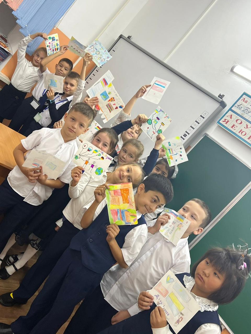 Тіл күніне арналған сынып сағаты. Классный час на "День языков"