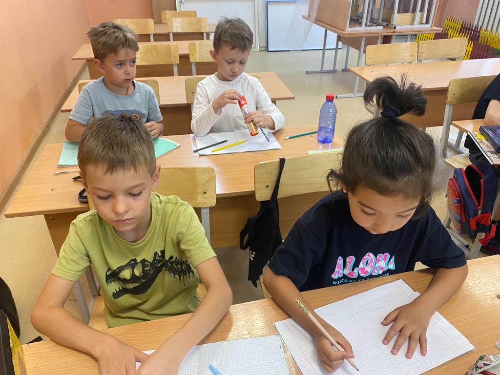 Мектеп алды даярлық жалғасуда / Подготовка к первому классу продолжается