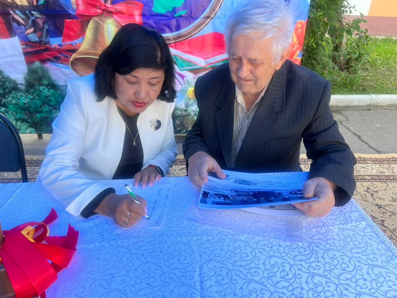 Мектебіміздің 1966 жылғы түлегі Бодрых Владимир Николаевич, /Бодрых Владимир Николаевич, выпускник нашей школы 1966 г.