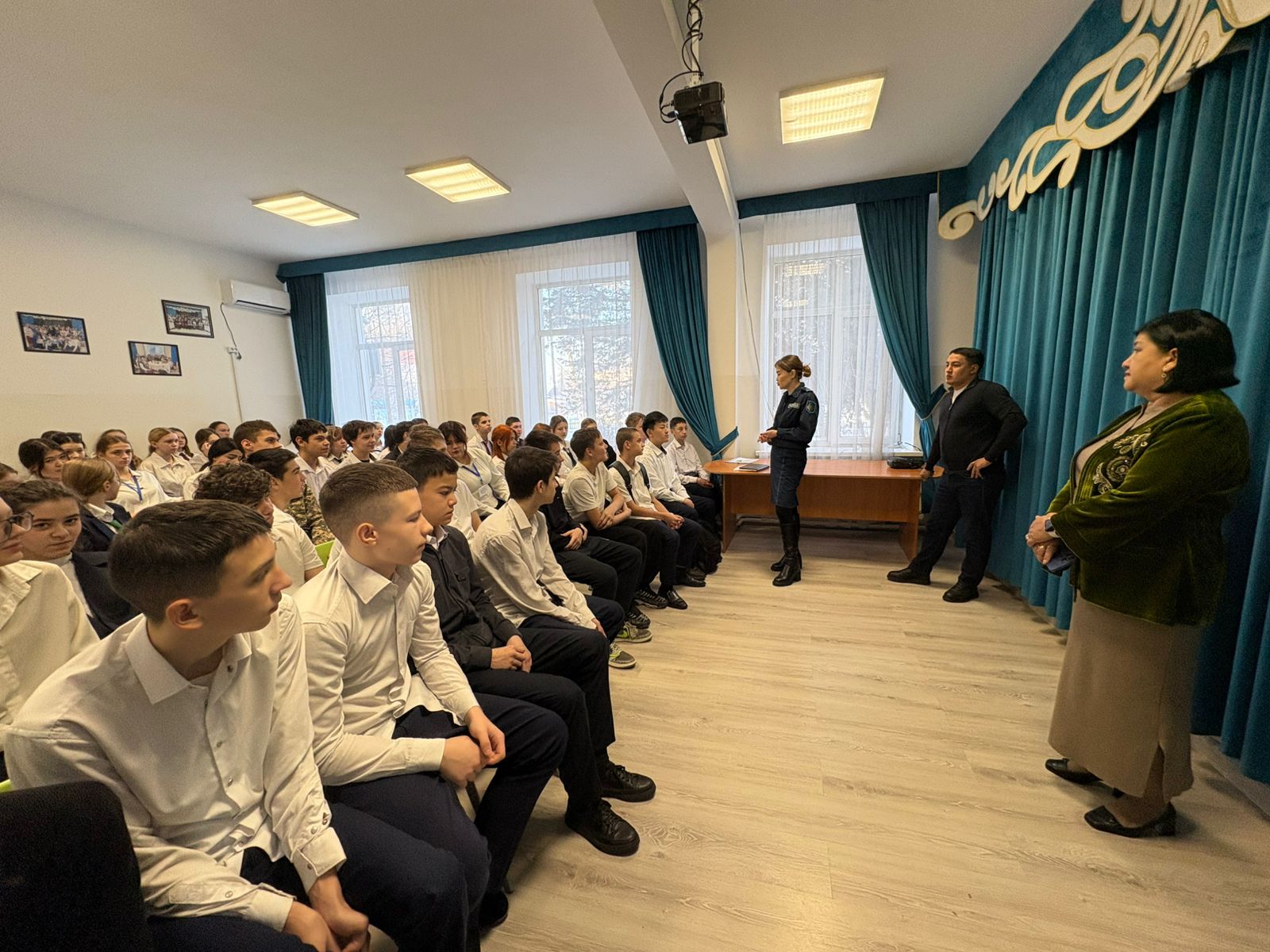 7-9 сынып оқушылары арасында дәріс / Лекция среди учащихся 7-9 классов