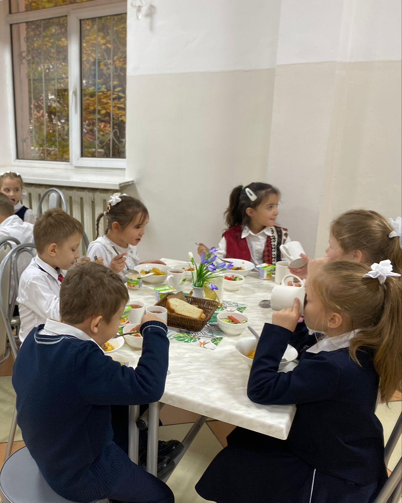 Асхананың суреттері/Фотографии столовой