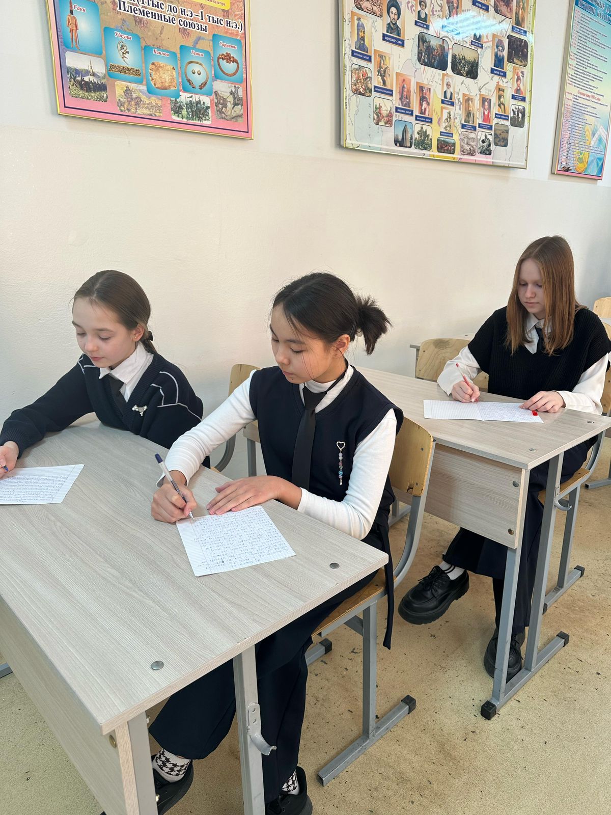 Ағылшын тіліндегі эссе байқауы / Конкурс эссе на английском языке