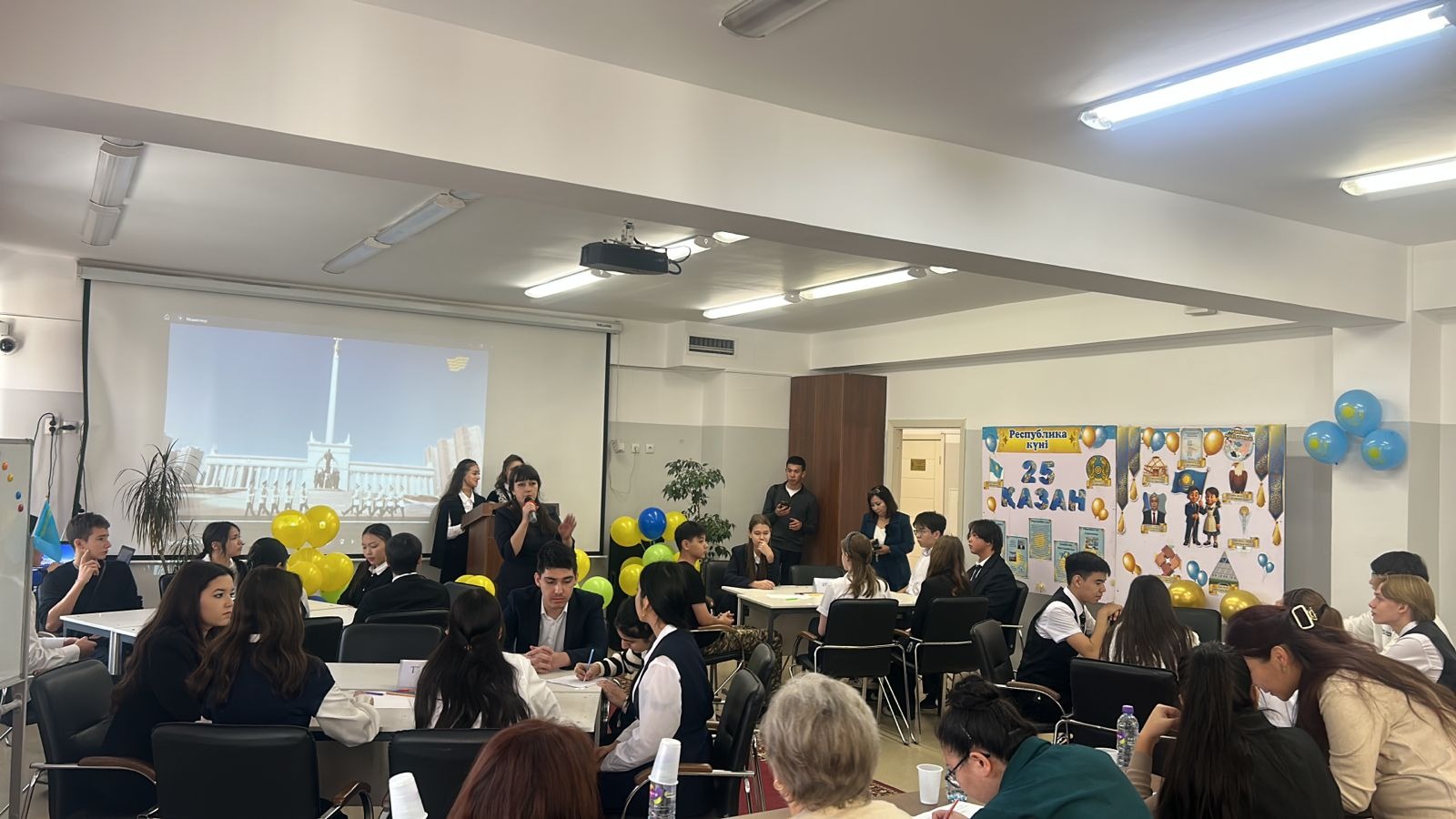 Пікірсайыс / Дебаты