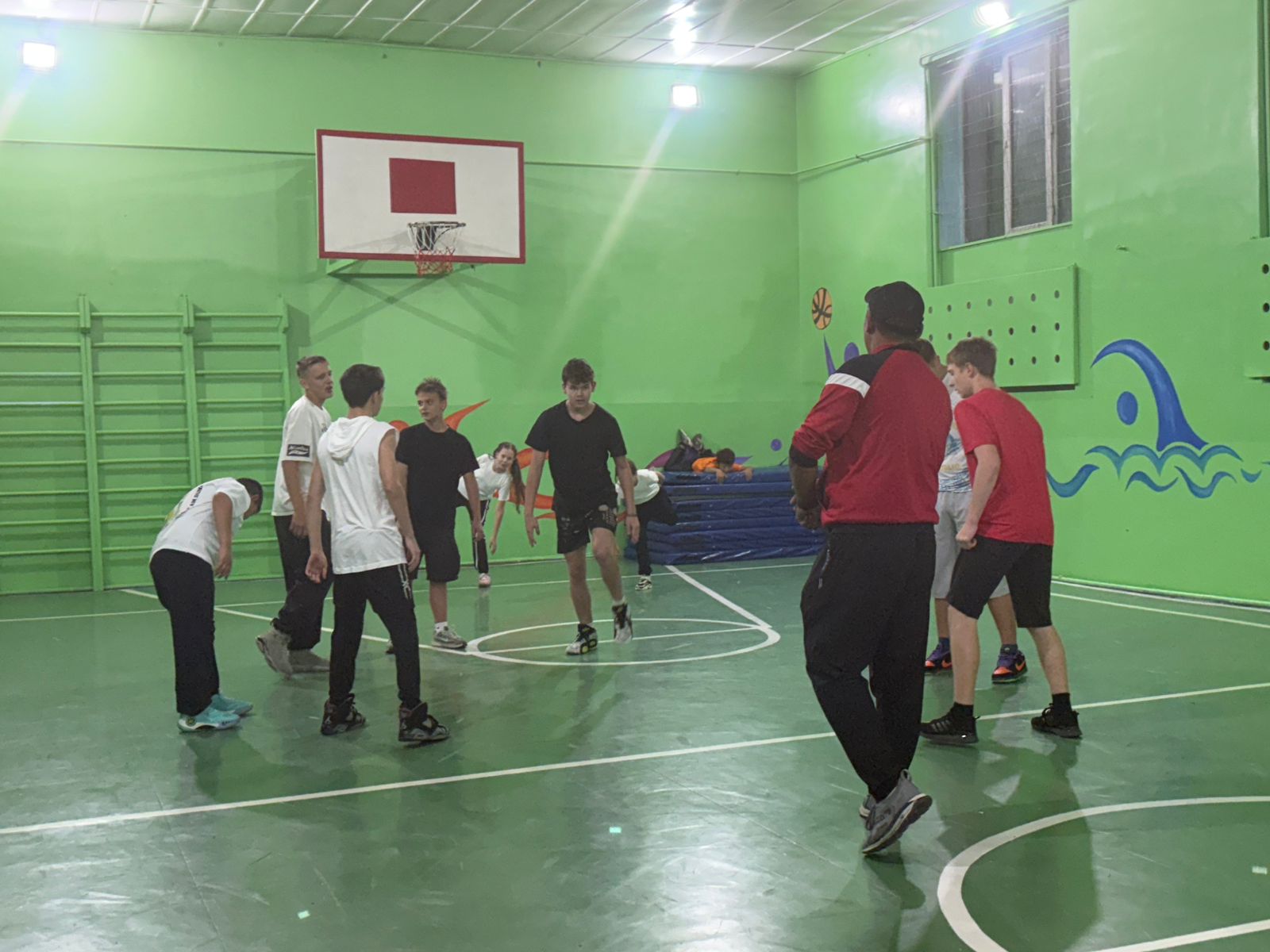 Футболдан жарыс / Соревнование по футболу