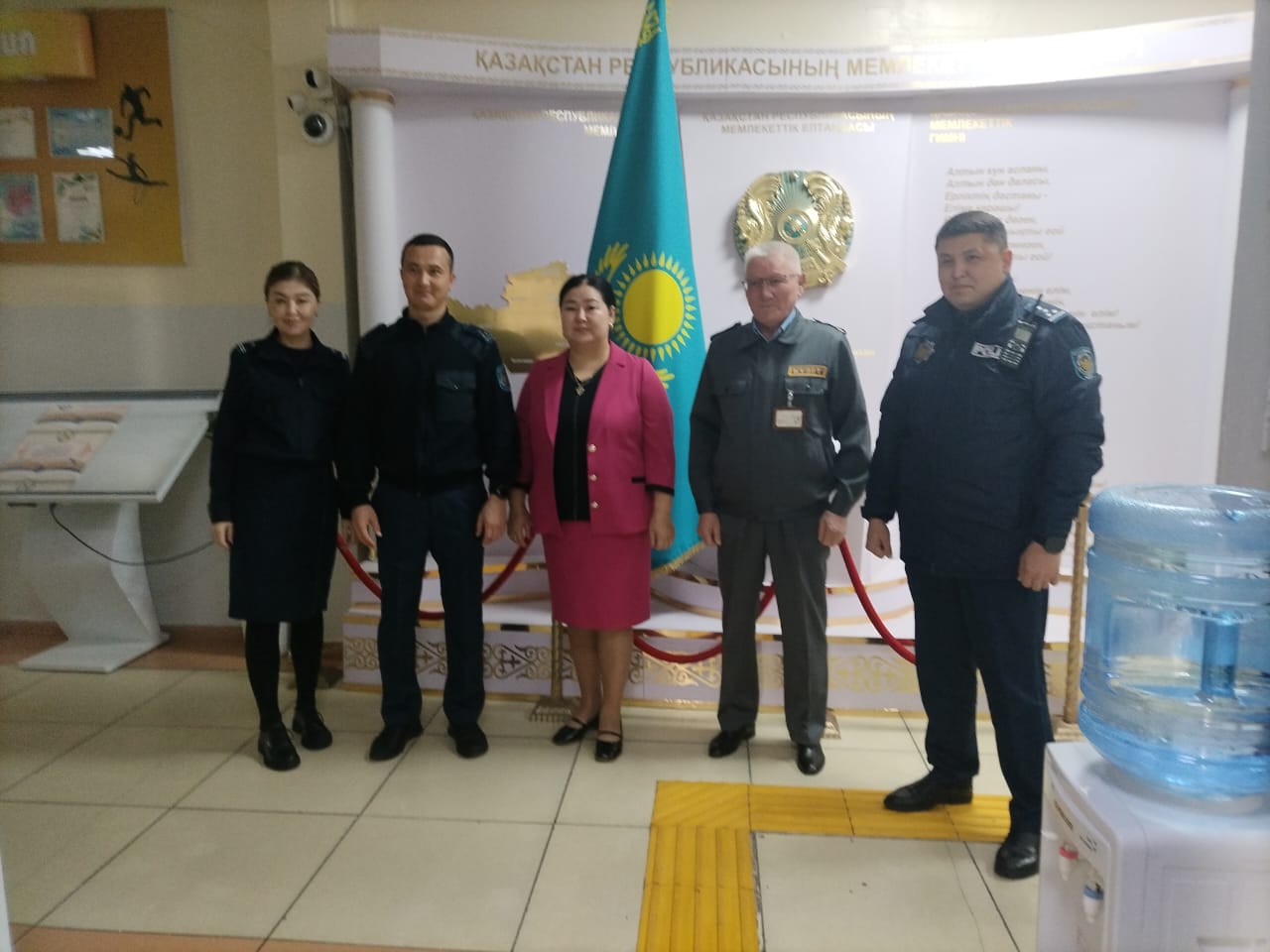 Инспекторами школы совместно с сотрудниками полиции Турксибского района была проведена проверка состояния антитеррористической защищённости образовате