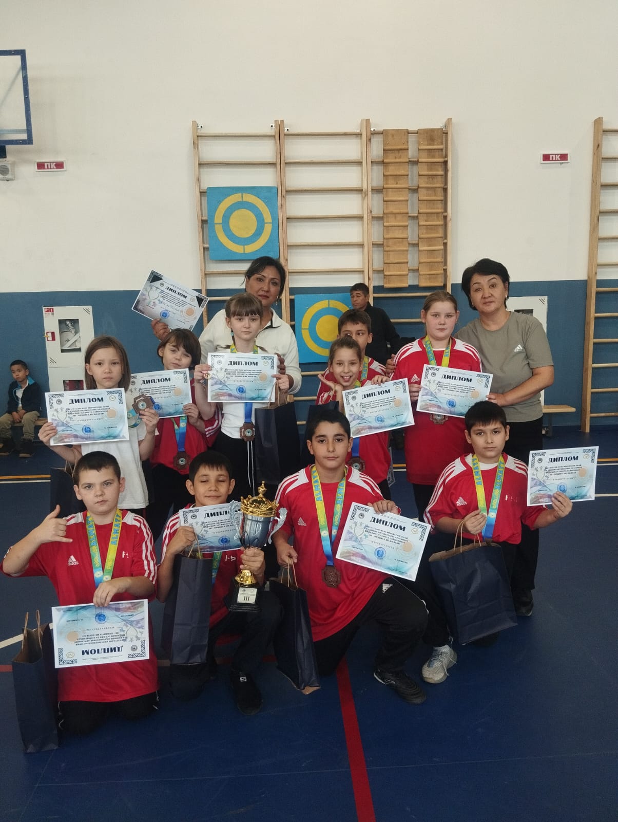 Тәуелсіздік күні мерекесіне орай ерекше   білім беруді  қажет ететін   5-6, 7-8 сынып оқушылар арасындағы қалалық эстафета