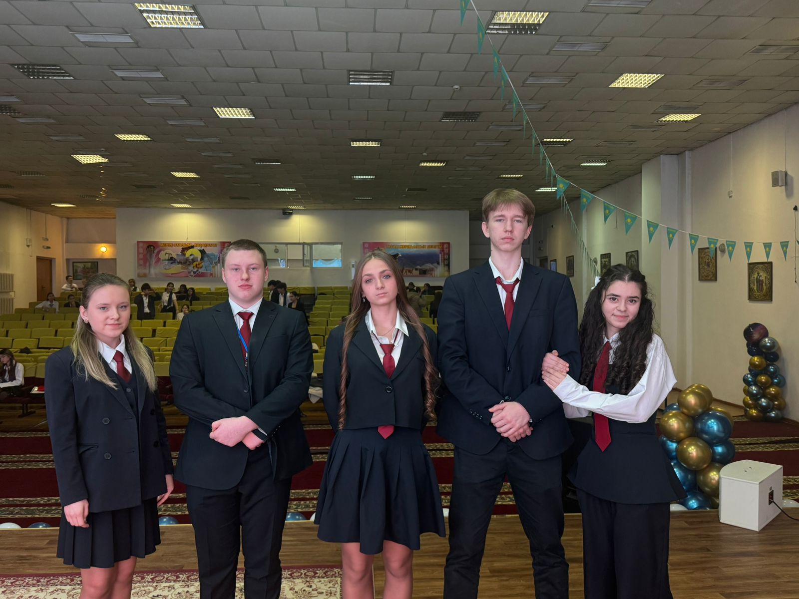 «Жас көшбасшы» /«Лидер школы»