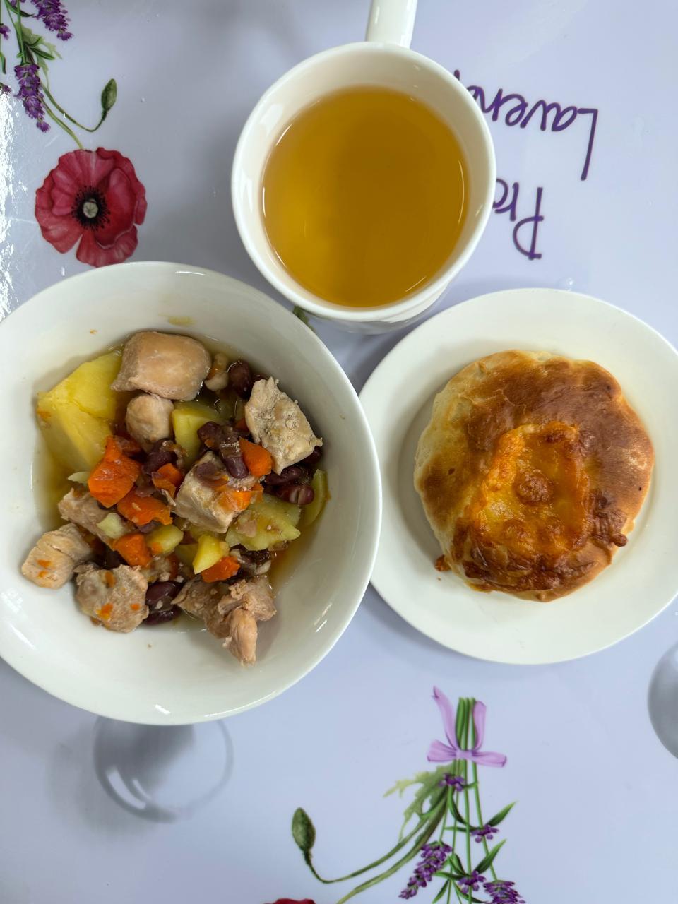 Меню: Картоп қосылған тауық еті.Рагу из курицы с картофелем.