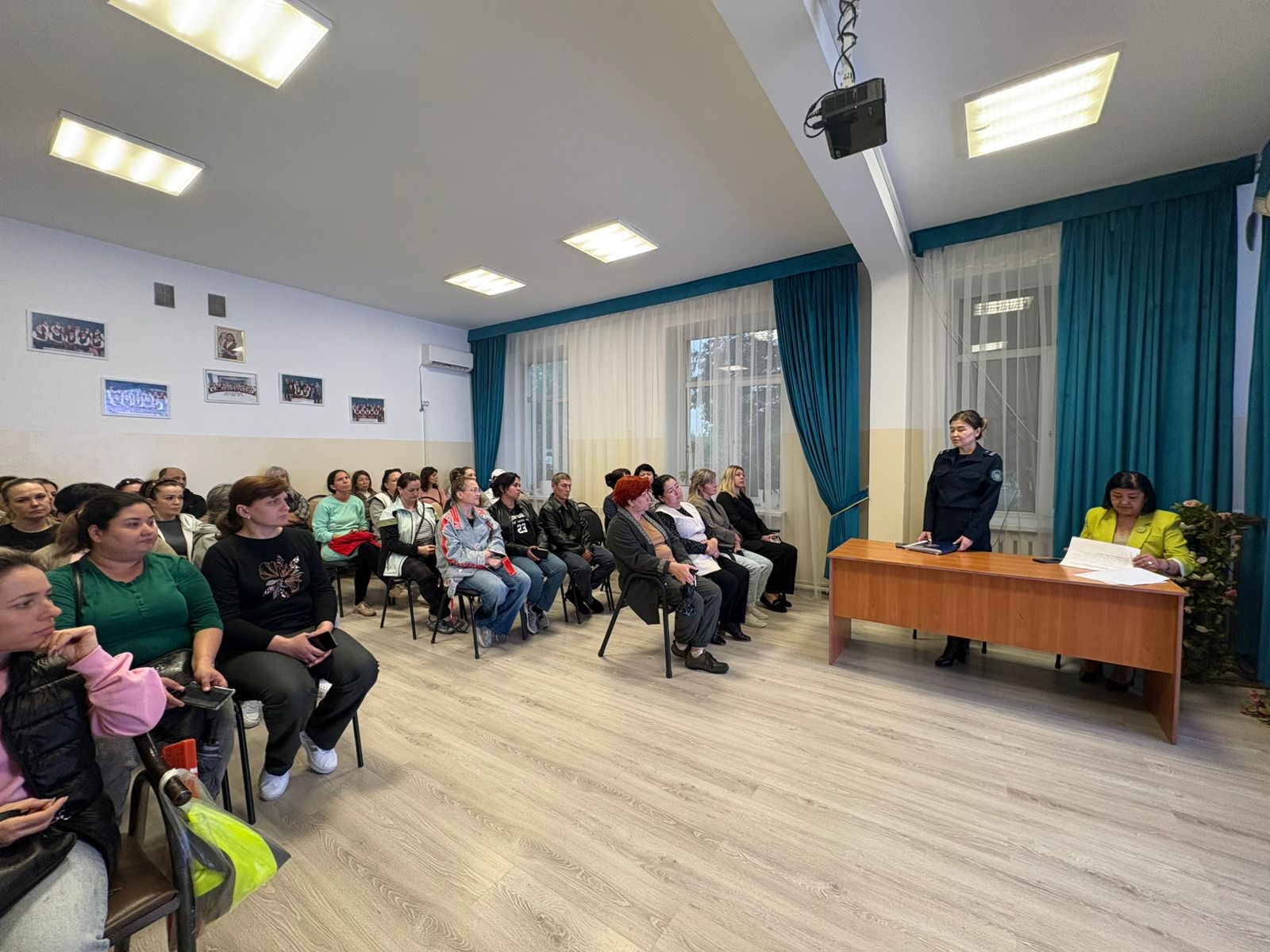 Ата-аналар жиналысы / Родительское собрани .«Баланың қауіпсіздігі – басты назарда» /«Безопасность ребенка - в центре внимания».